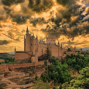 Alcazar-de-segovia-6582779_1280